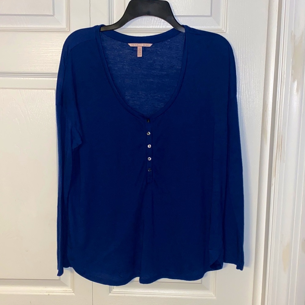 Women’s size medium Victoria’s Secret 5 button long sleeve shirt.
